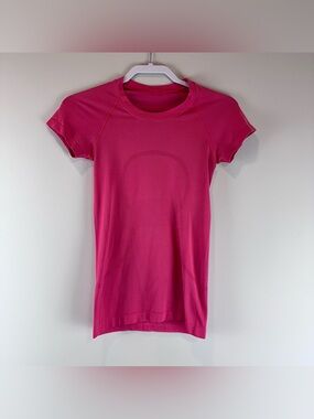 Lululemon Pink Swiftly Tech Short Sleeve Athletic Athleisure Shirt Size 2